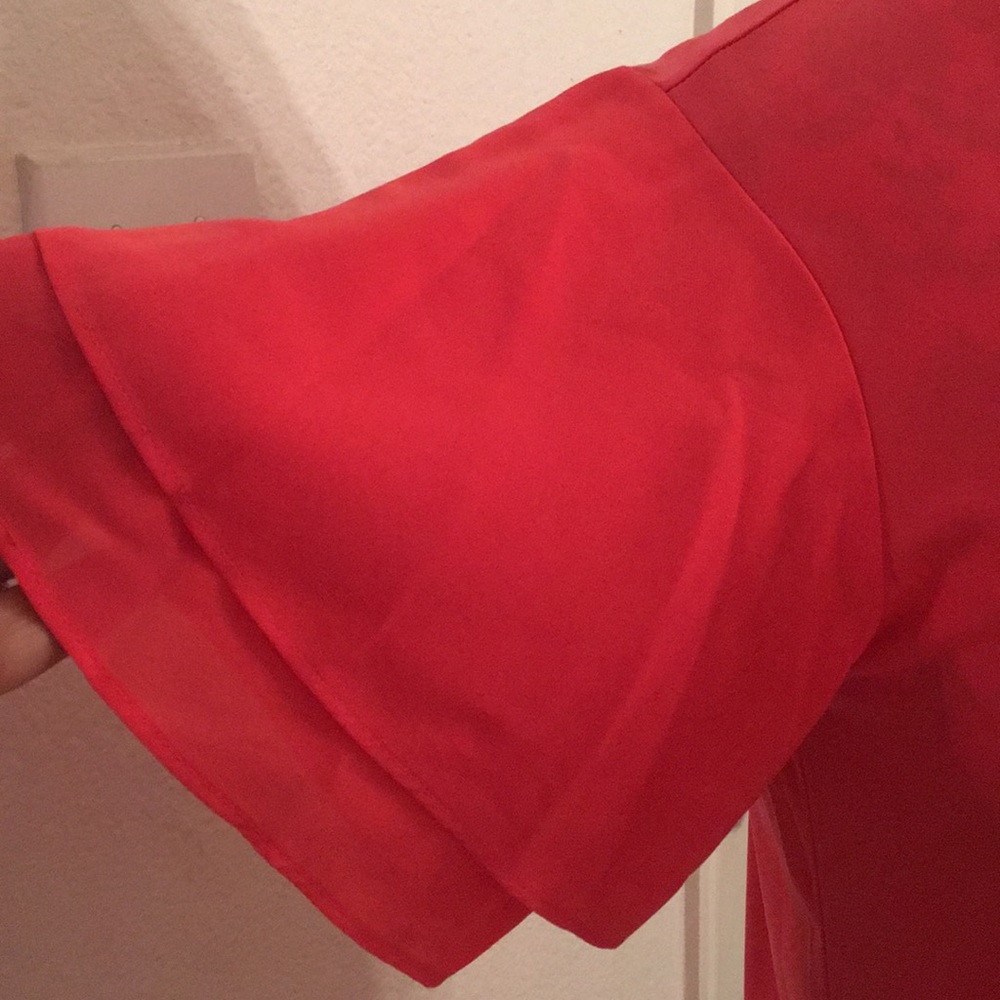 ❌❌SOLD❌❌Michael Kors Flutter Sleeves dress . - Picture 4 of 8